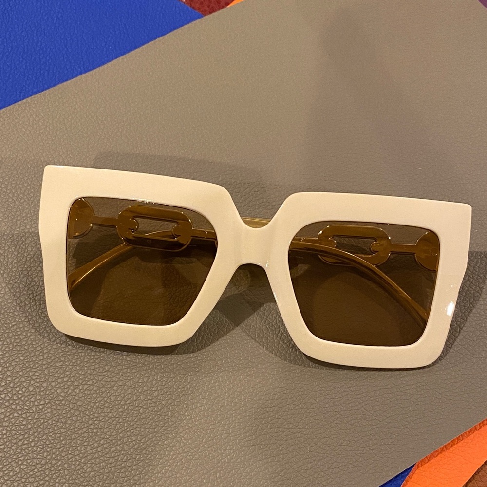 Chic Cream Sunglasses